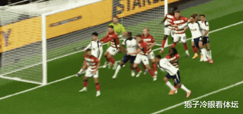 而阿森纳年, 这支上赛季, 在禁区前沿 而阿森纳年, 这支上赛季, 在禁区前沿